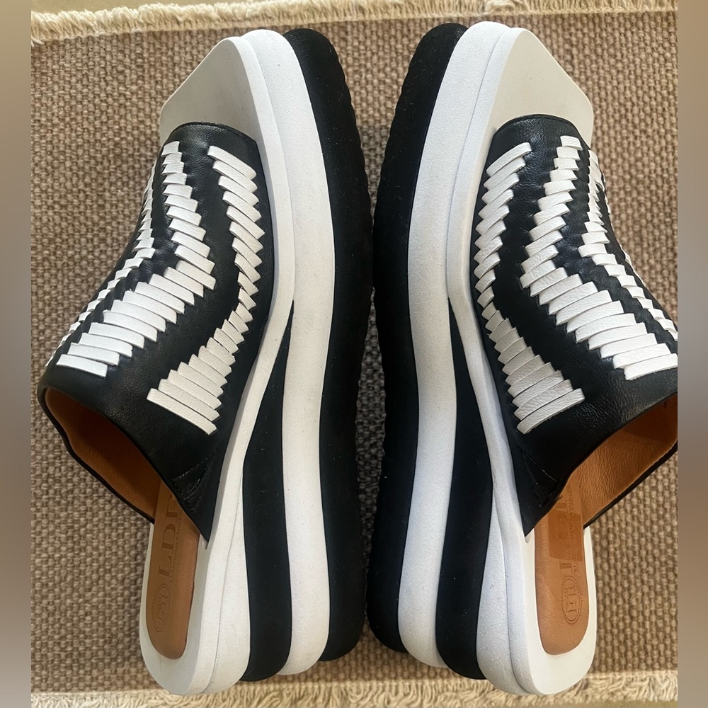 L’ Amour Des Pieds Black & White Woven Slip-On Platform Mule